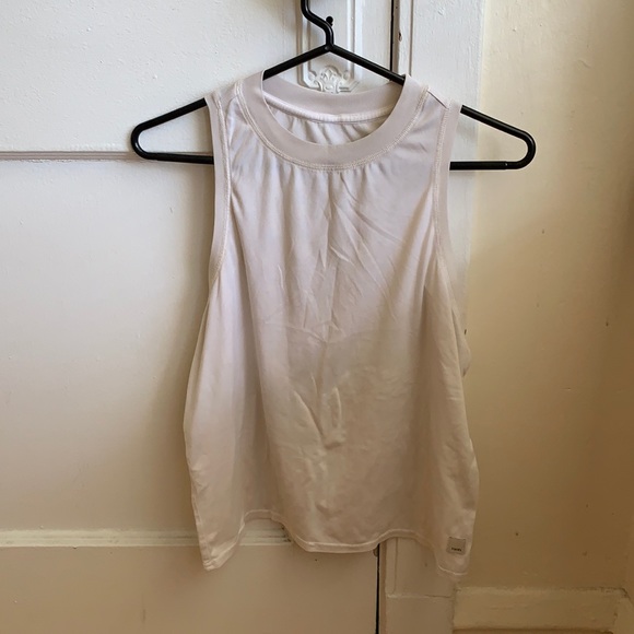 Vuori Tops - White Vuori energy tank in XS